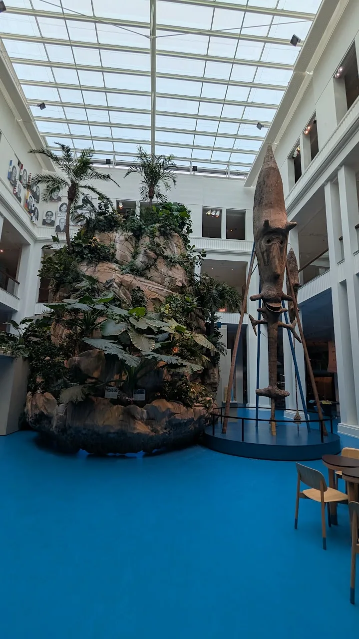 Haupthalle des Übersee-Museums