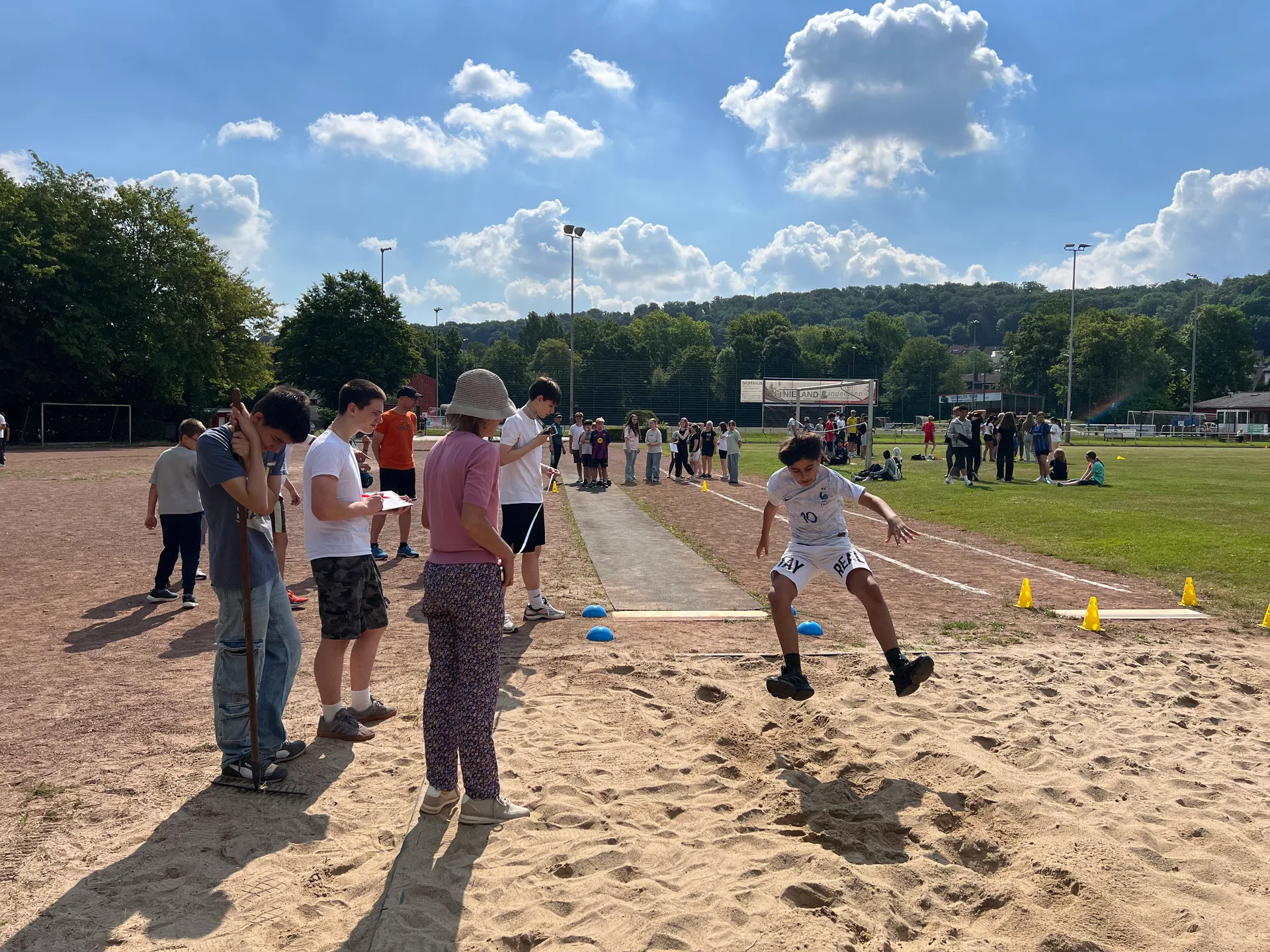 Sportlicher Einsatz bei den Bundesjugendspielen der Realschule Grünstraße